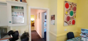 East Geelong - 2 bedrooms - Mimosa Cottage